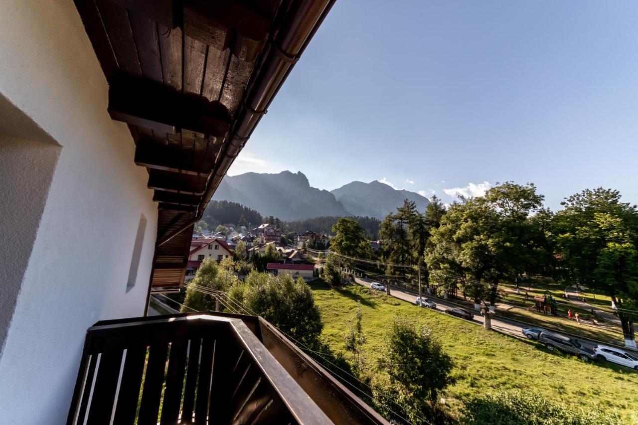 Suru Hotel & Restaurant Буштени Экстерьер фото